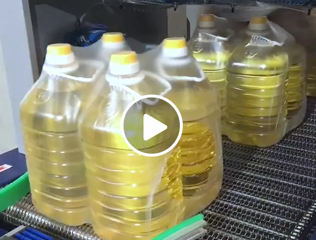 食用油热收缩膜包装机视频